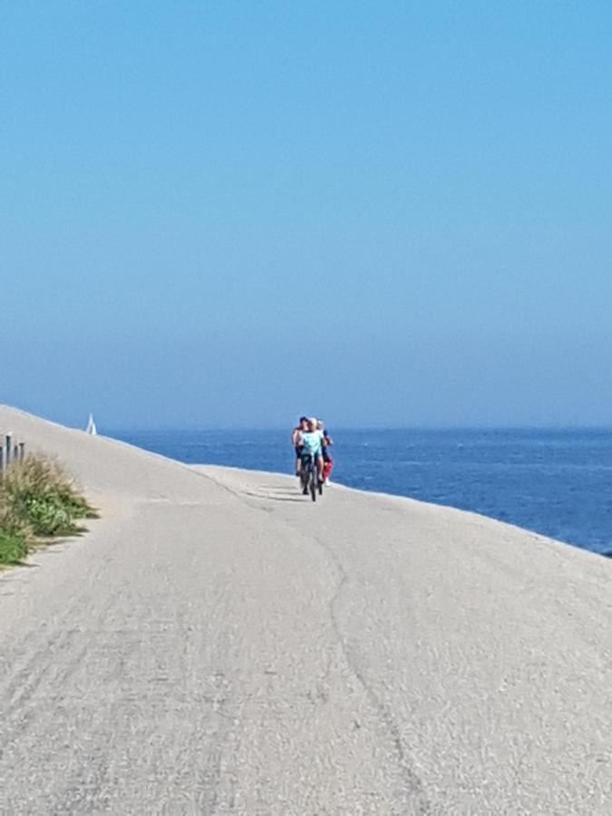Romantisch Huisje Nabij Het Strand Met Uitzicht Op De Tulpenvelden Julianadorp Exterior foto